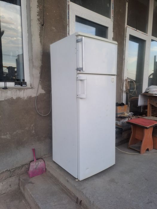Продам холодильник
