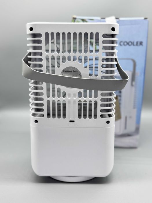 Преносим мини въздушен охладител 1000 ml с 3 скорости, USB-C захранване, таймер и 7-цветна LED светлина
