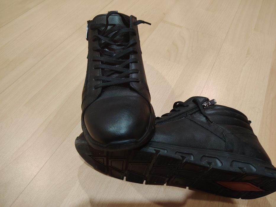 Елегантни кожени обувки номер 43