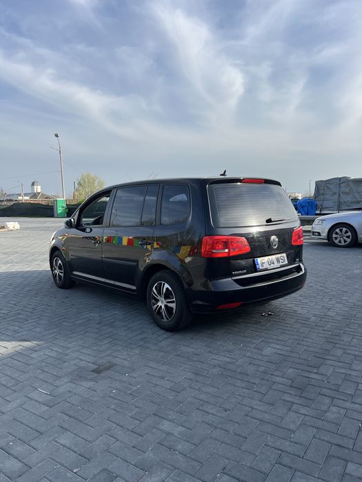 VOLKSWAGEN Touran 2011 — imagine 3