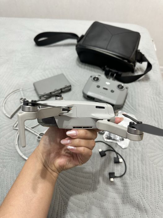 Дрон DJI mini 2  SE Fly More Combo