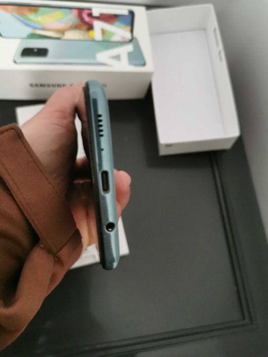 Продавам Samsung Galaxy A71