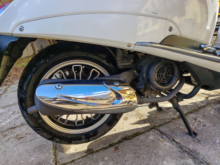 Скутер 125 кубика /регистриран/