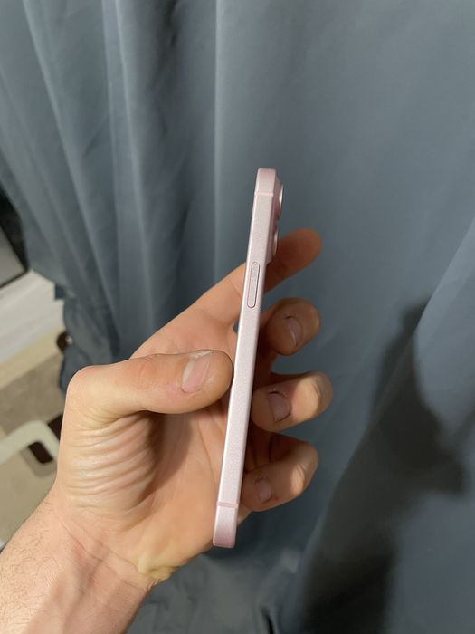 Vand iPhone 15 impecabil