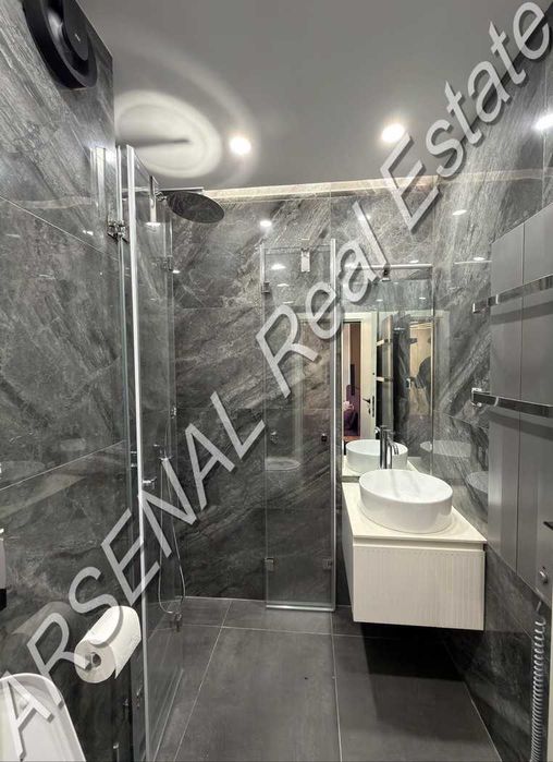 Дава се под наем Тристаен апартамент в София, Хладилника - 100 кв.м за 1500 € - Снимка #5