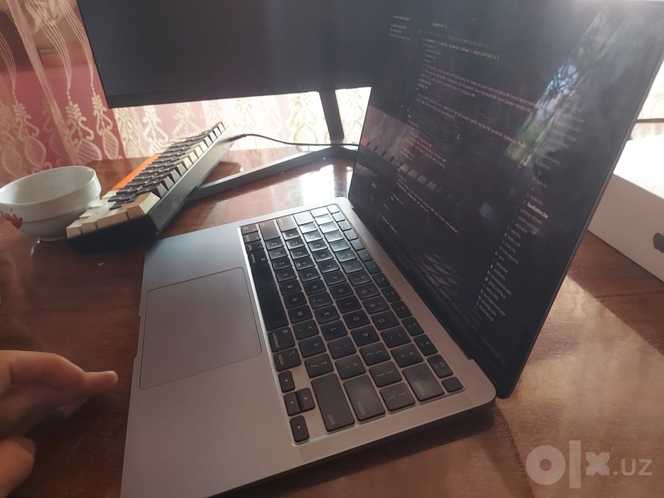 Macbook air m1 / 2020 / 84%