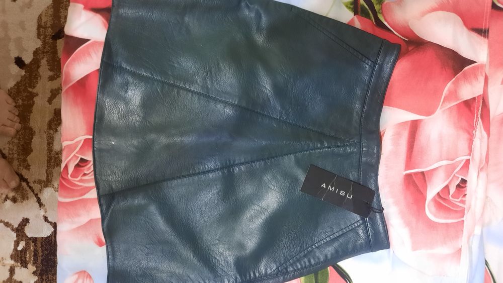 Кожаная юбка новая  р.44-46