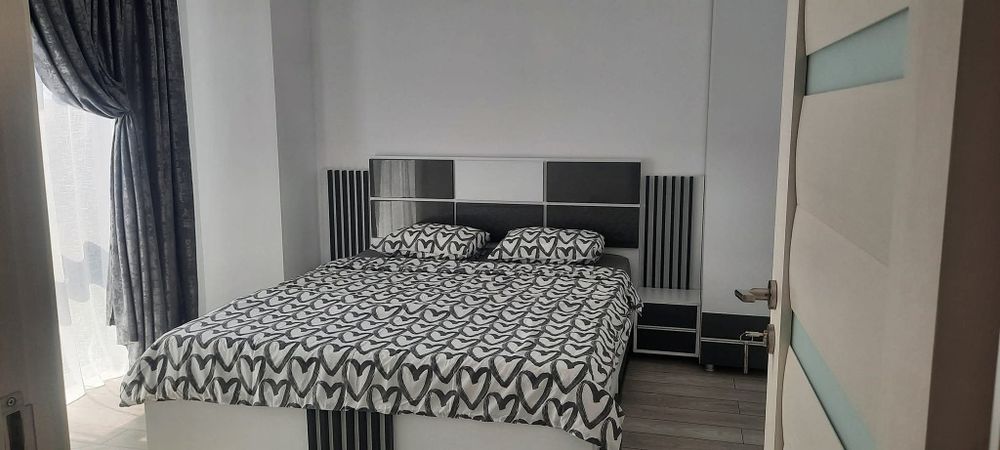 Apartament 3 camere de închiriat