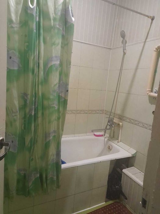 Sergeli 8A Dehqon bozor ro'parasida 4 xona dom  sotiladi