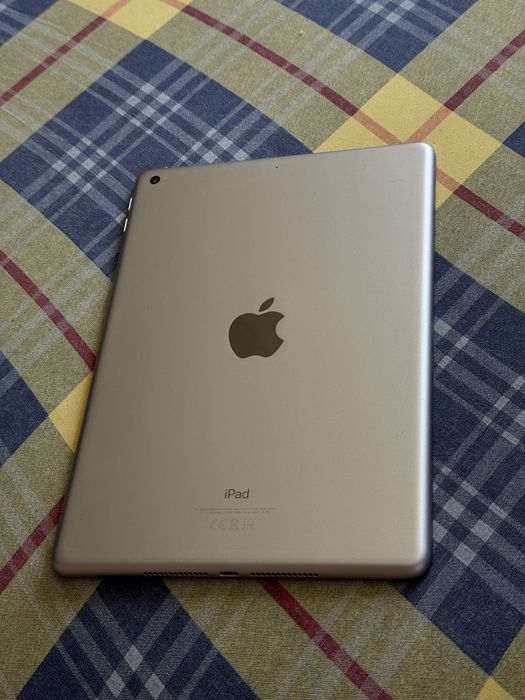 Apple iPad 6th Generation (9.7", 2018)