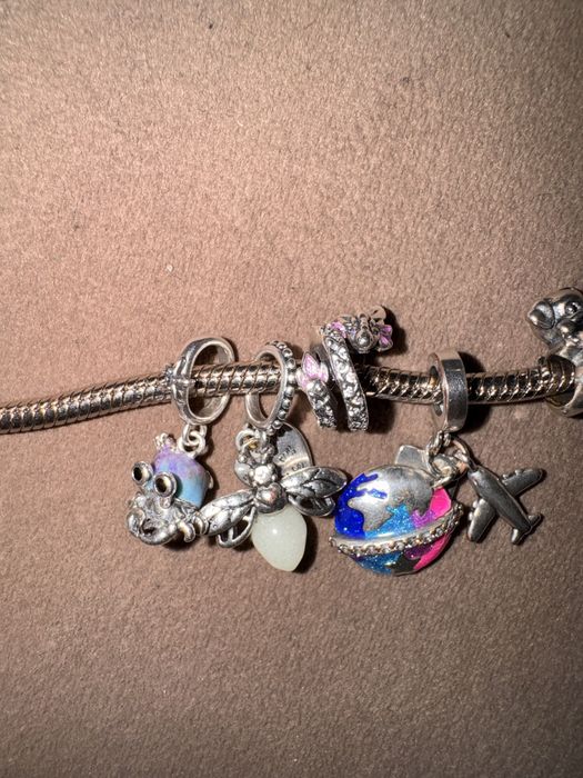 Гривна на Pandora