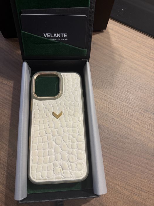 Husa Velante Alba Iphone 16 pro Max Full box Pret : 159 lei