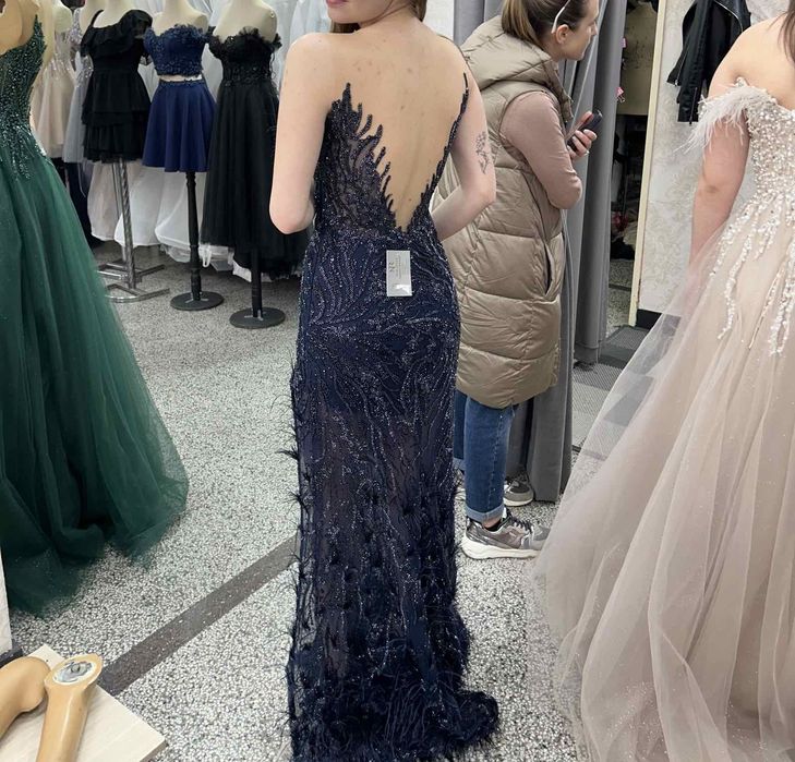 Тъмно синя бална рокля