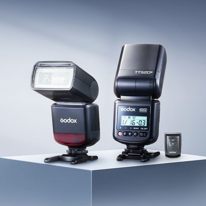 Вспышка Godox TT520 III