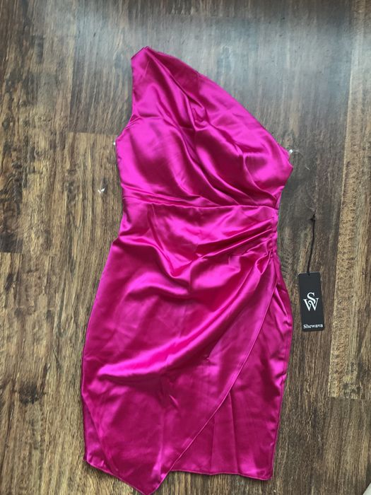 Rochie din satin superba roz noua cu eticheta