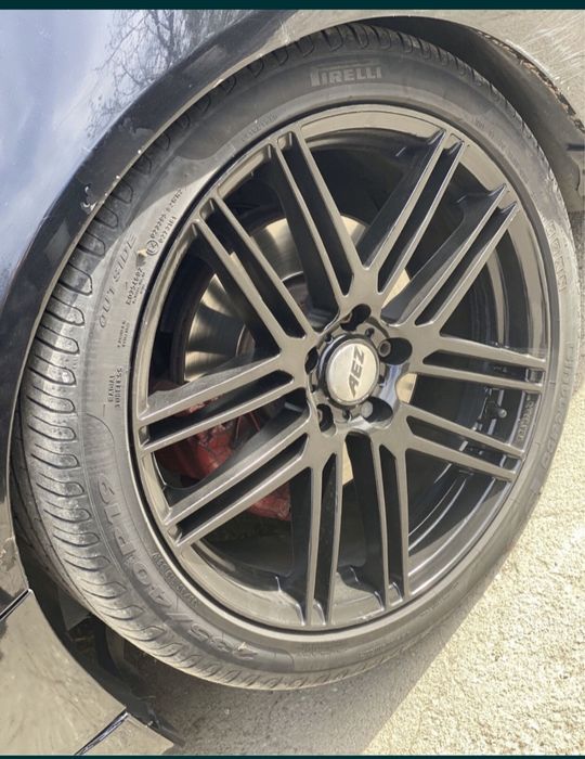 Vand jante R19 cu anvelope 235 40 19 
Anvelopele sunt intr o stare bun