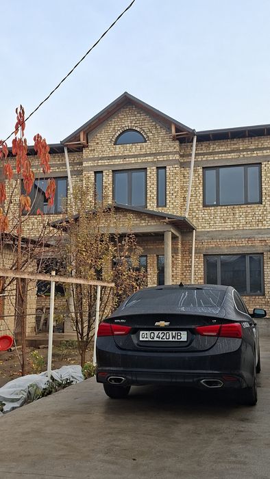 Srochna sotiladi hovli uy