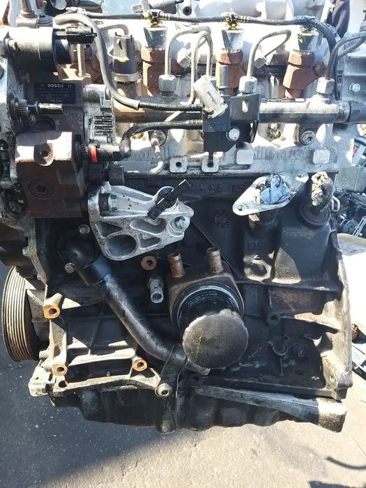 Vand Motor Complet cu: Turbina , Pompa Inalta, Set injectoare. cod : F9Q760 pentru Opel Vivaro/ Renault Trafic 1.9 an 2001-2006