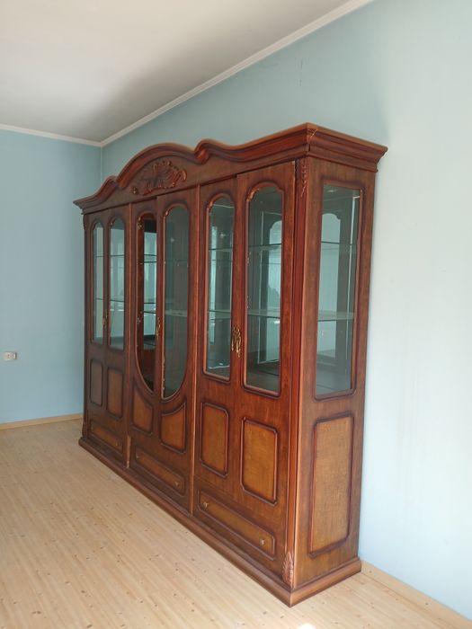 Сервант для гостинной