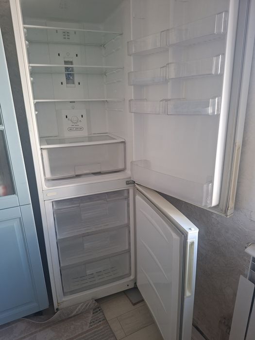 Продам холодильник отличный состояние