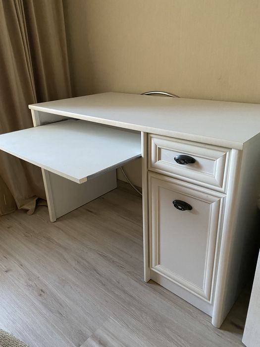 Продам письменый стол