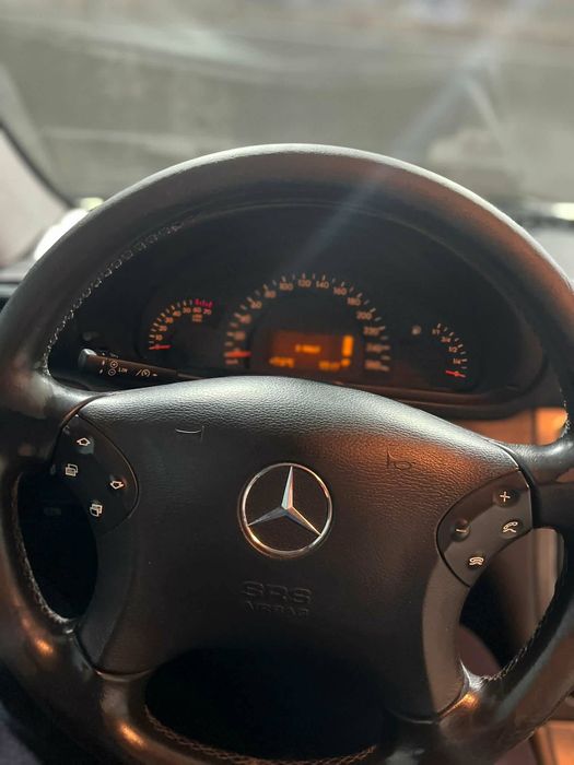 Vând mașină în stare buna