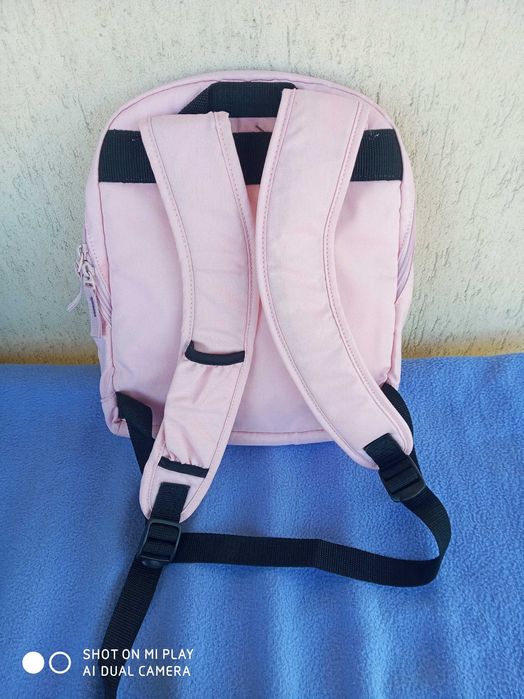 Две раници Adidas  и Nike.