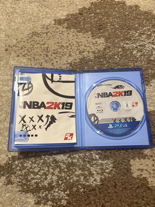 PS 4 1 TB in stare perfecta + 1 controler + nba 2k19 si inca 3 jocuri instalate pe el + fire