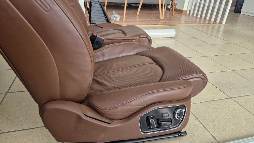 Седалки за Audi A8 D4