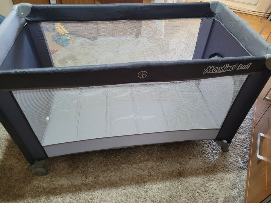 Pat pliabil de voiaj Moolino + saltea din spumă