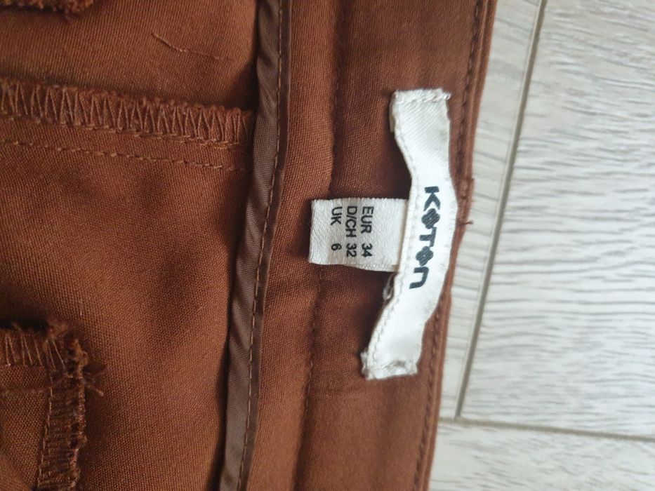Blugi și pantaloni