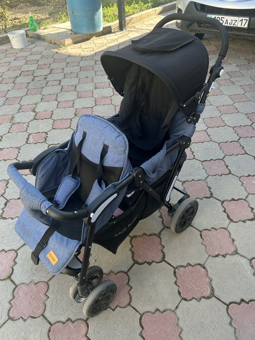 Продаю коляску с двумы сиденьями