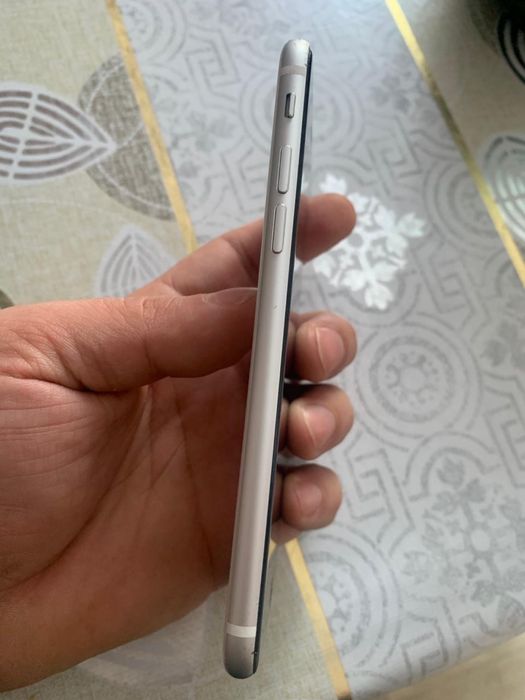 Продам айфон SE в идеале