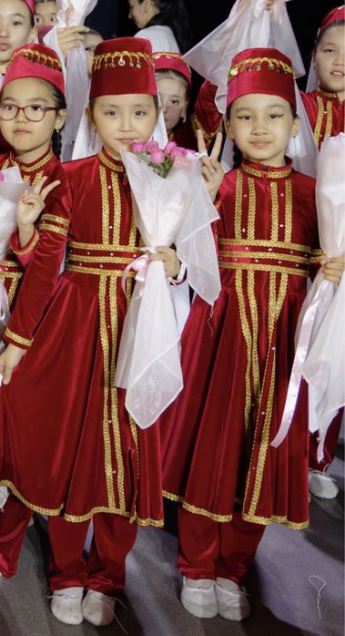 Продам детский б/у костюм турецкий