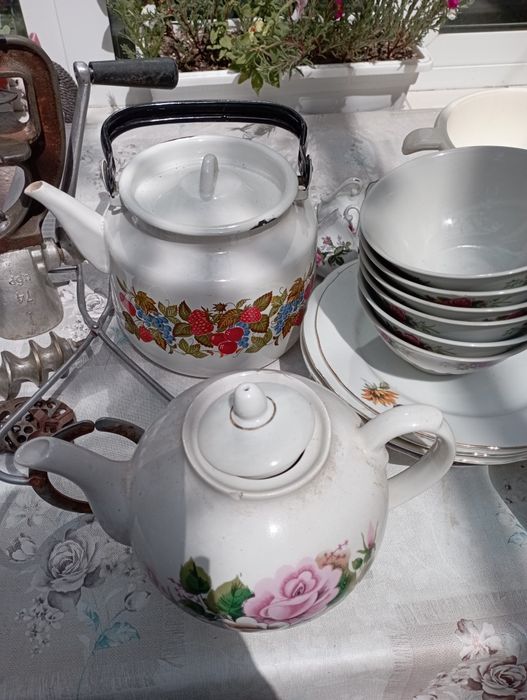 Посуда,чайники,мясорубка и ДР.