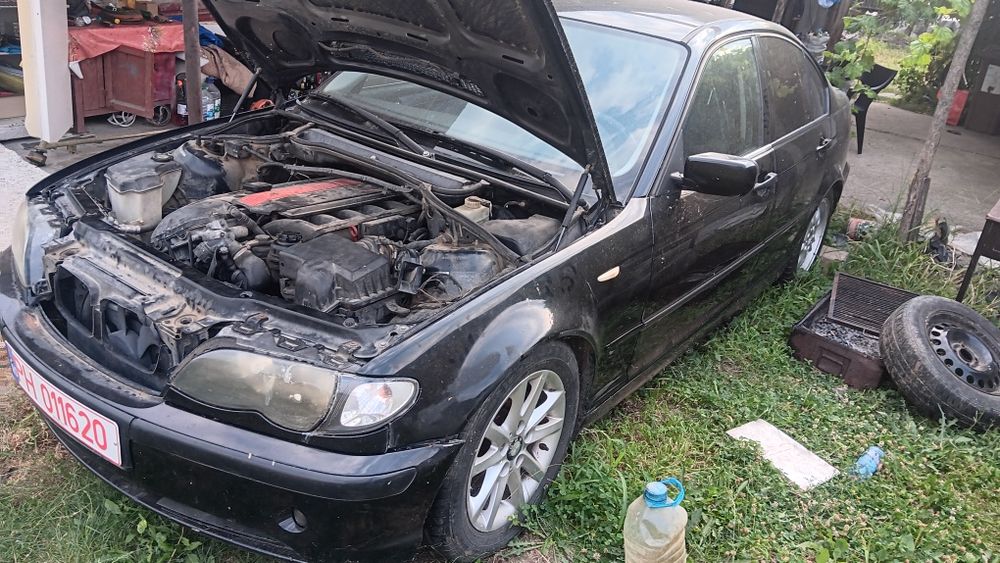Dezmembrez BMW e 46 2.2 benzina