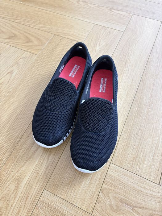 Слипоны от Skechers