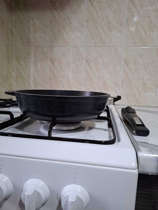 Продам  сковородку в отличном  состоянии, производство Россия
