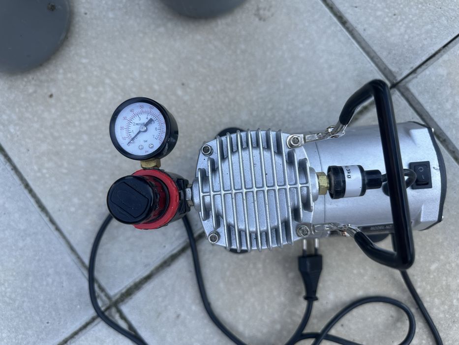Compresor pentru  aerograf cu ventilator
