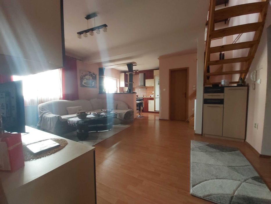 Proprietar inchiriez apartament 3 camere, 2 bai V.Aaron