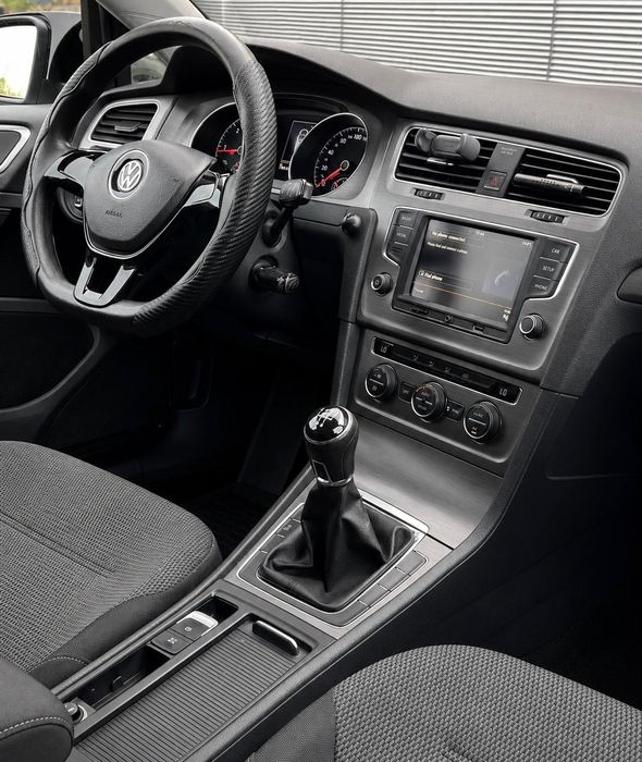 Vand Volkswagen Golf VII TDI 2014 inmatriculata RO impecabila urgent