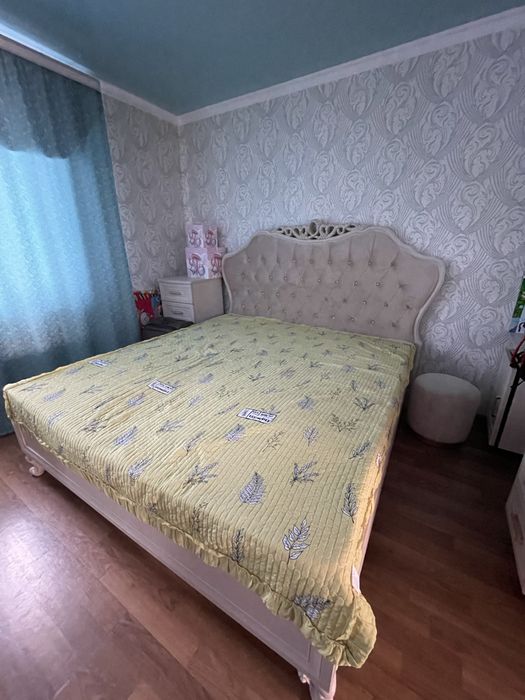 Продается гарнитур