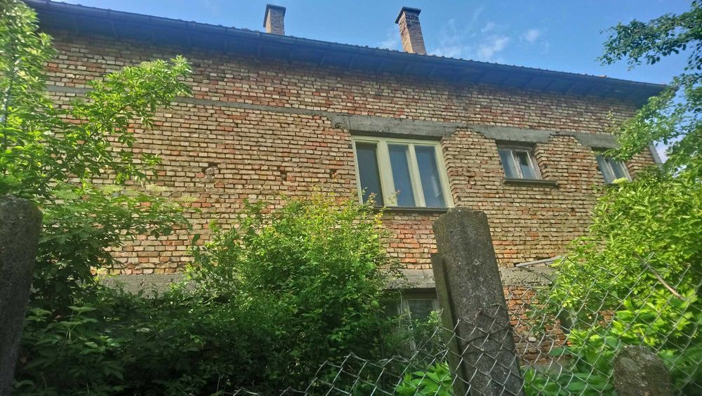 Продава се Къща в Кнежа - 296 кв.м за 61 €/кв.м - Снимка #1