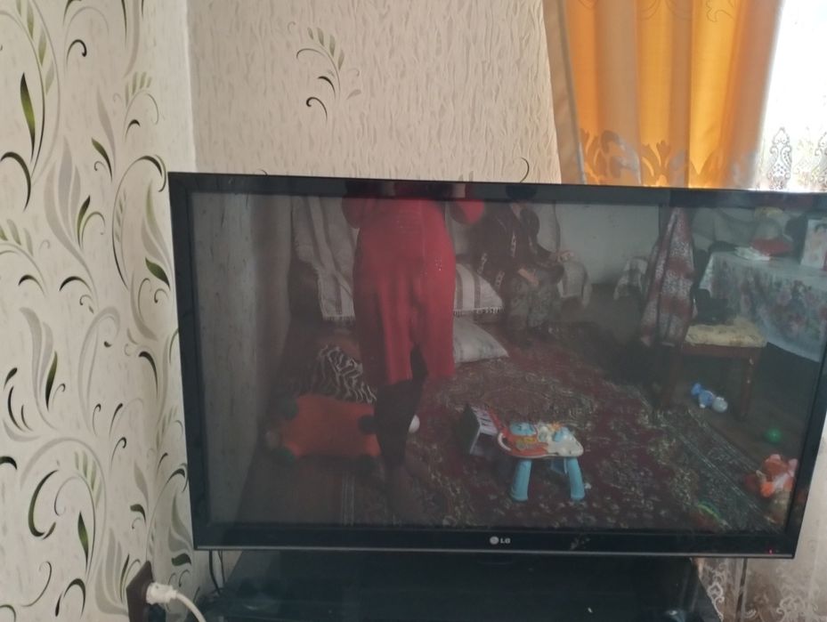 Продам телевизор в отл состояние