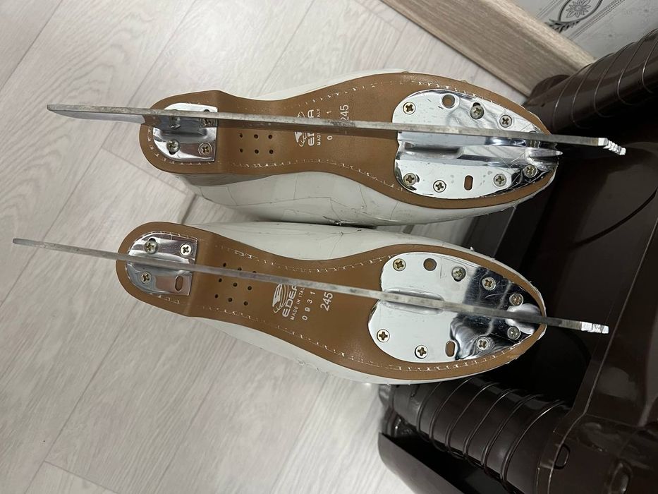 Фигурные ботинки Edea Chorus размер 245.