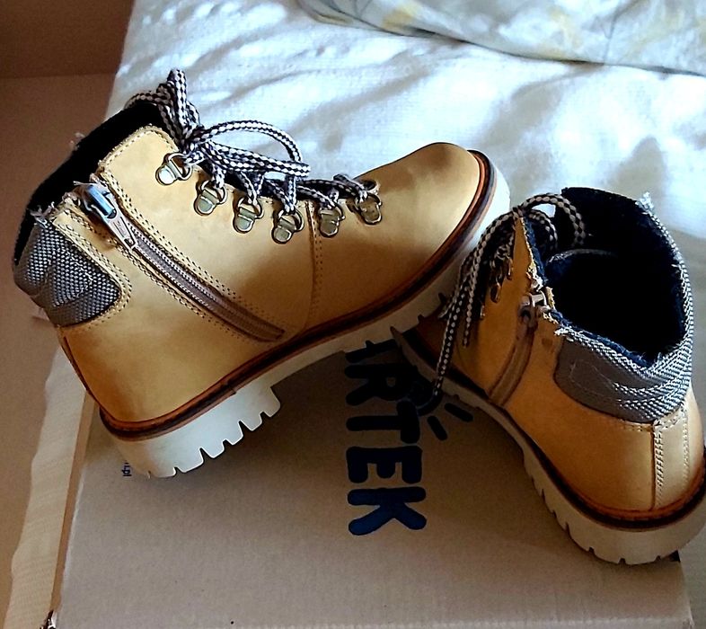 Детски ботуши Bartex и Zara