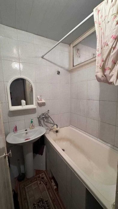 Мирабадский Рисовый базар Четырех-комнатная на третьем с балконом 2-6