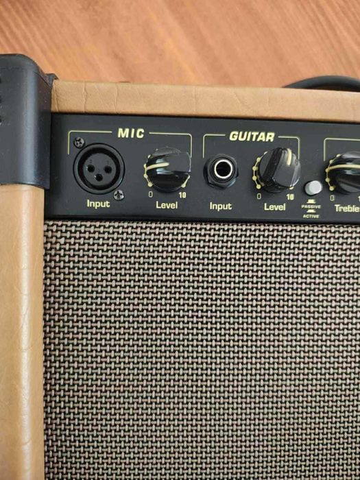 Усилвател с два микрофона