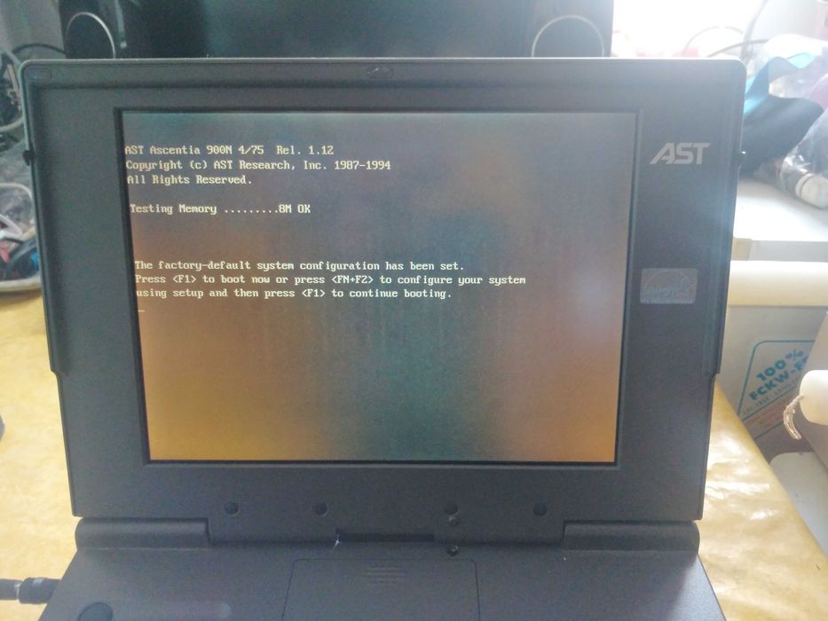 Laptop vintage ASC Ascentia 900N 4/75 CS10 -made in USA 1994 cu Win 95