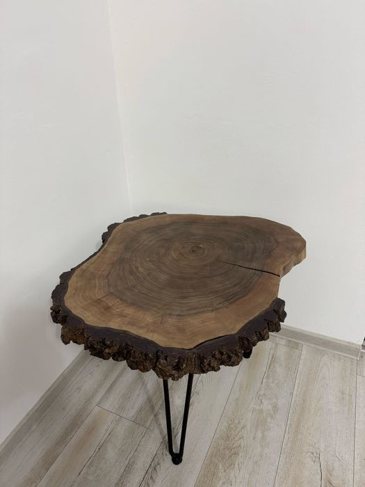 Masa din lemn de nuc